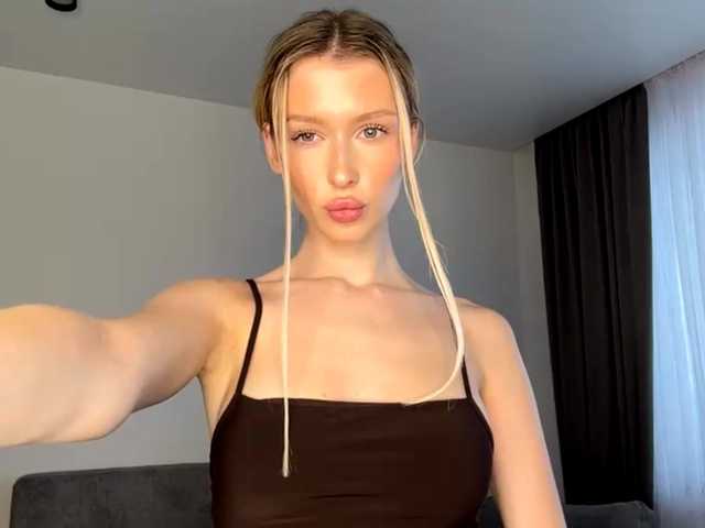 DelsieBrozell live cam on BongaCams