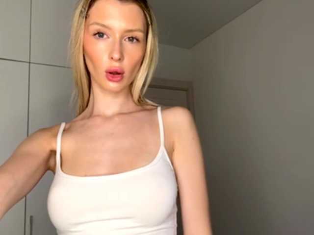 DelsieBrozell live cam on BongaCams