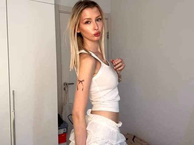 DelsieBrozell live cam on BongaCams
