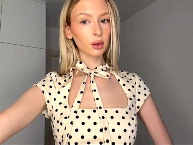 DelsieBrozell live cam on BongaCams