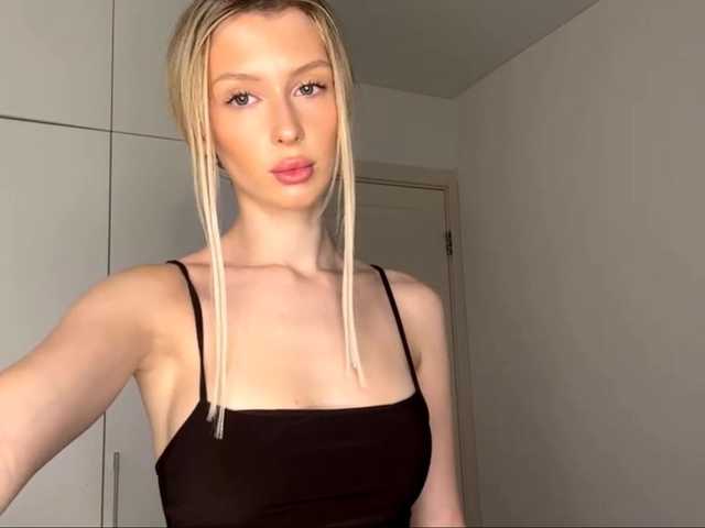 DelsieBrozell live cam on BongaCams