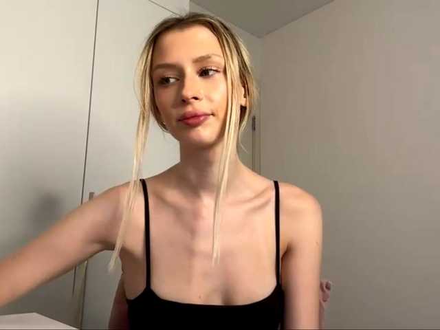 DelsieBrozell live cam on BongaCams