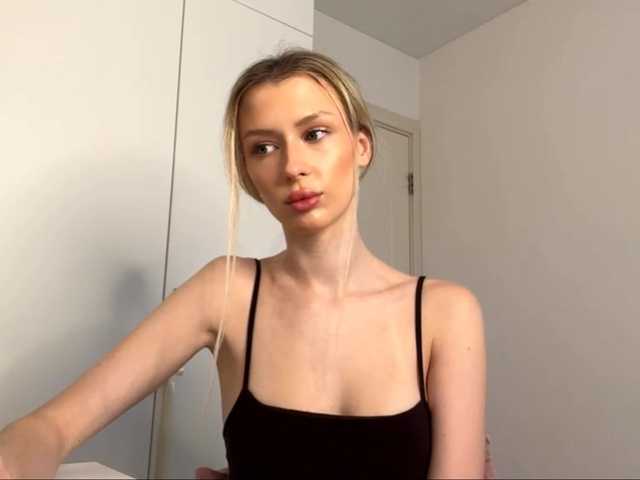 DelsieBrozell live cam on BongaCams