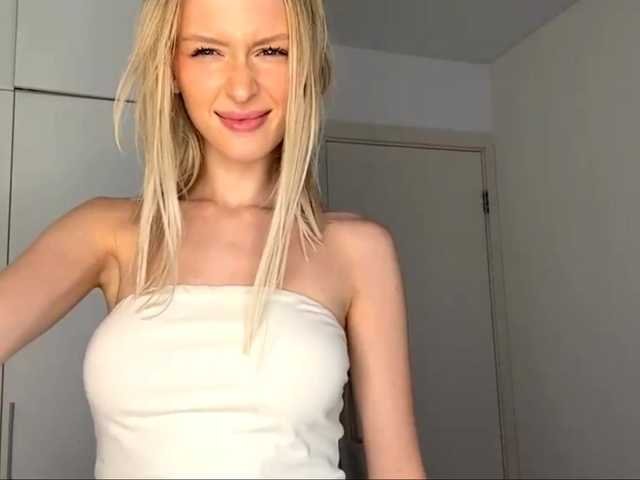 DelsieBrozell live cam on BongaCams