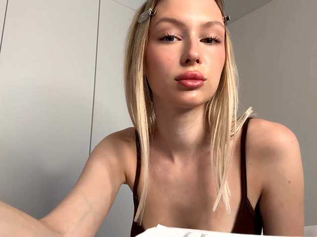 DelsieBrozell live cam on BongaCams