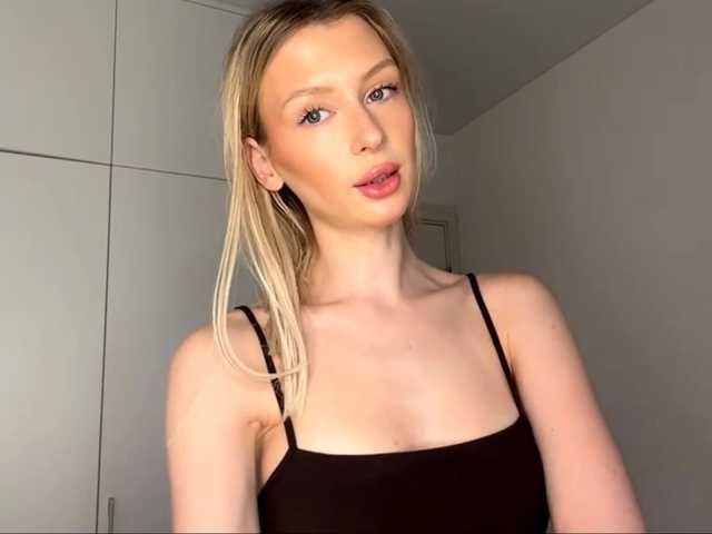 DelsieBrozell live cam on BongaCams