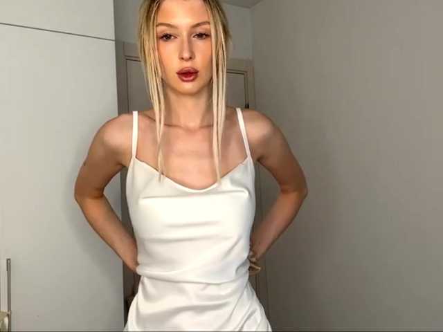 DelsieBrozell live cam on BongaCams