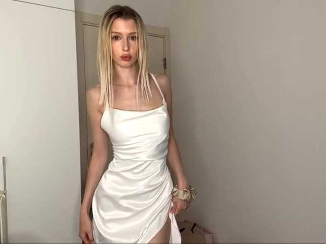 DelsieBrozell live cam on BongaCams
