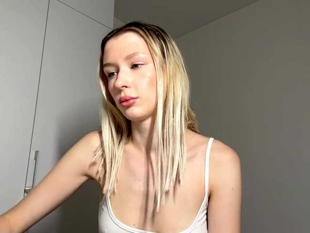 DelsieBrozell live cam on BongaCams