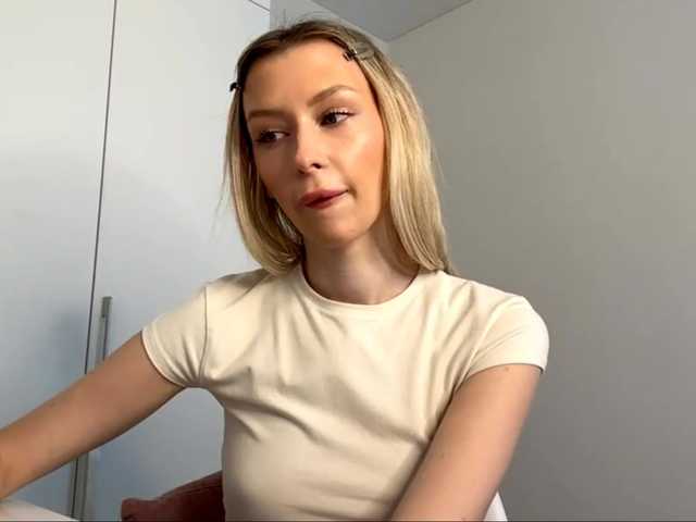 DelsieBrozell live cam on BongaCams