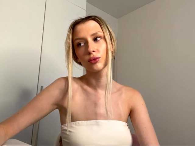 DelsieBrozell live cam on BongaCams