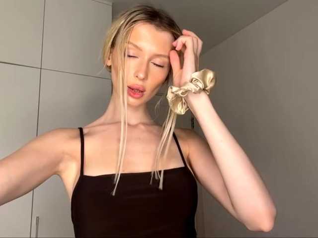 DelsieBrozell live cam on BongaCams