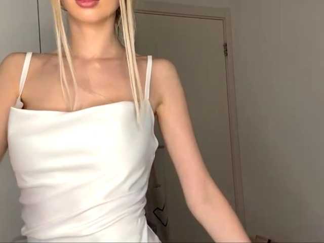DelsieBrozell live cam on BongaCams
