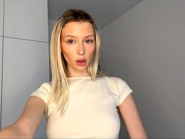 DelsieBrozell live cam on BongaCams