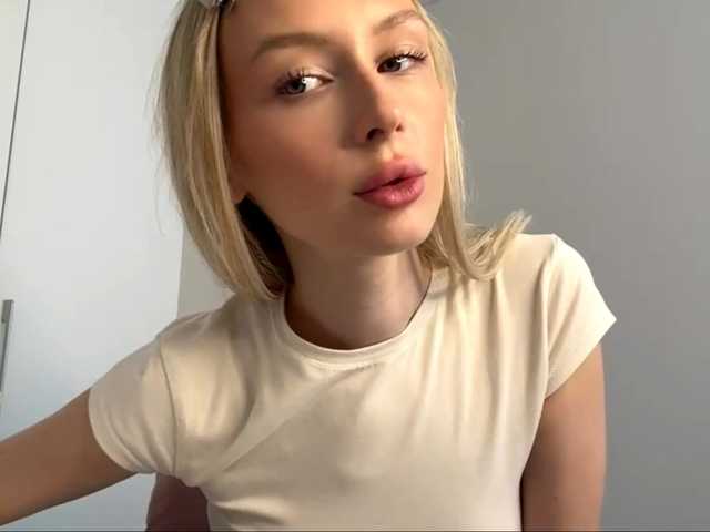 DelsieBrozell live cam on BongaCams