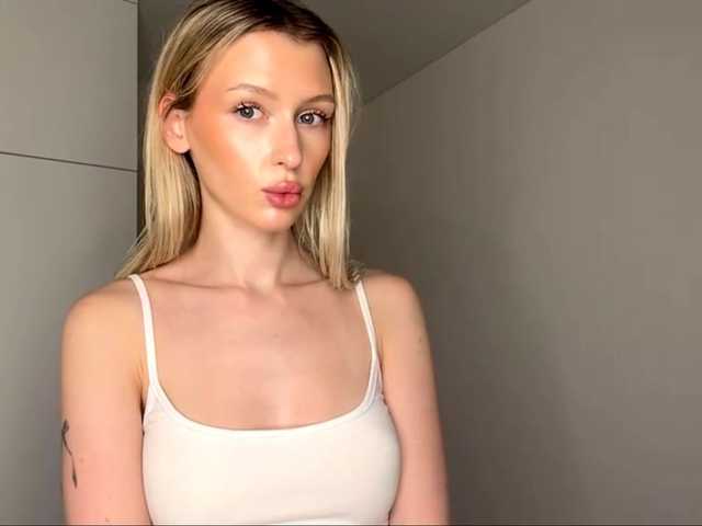 DelsieBrozell live cam on BongaCams