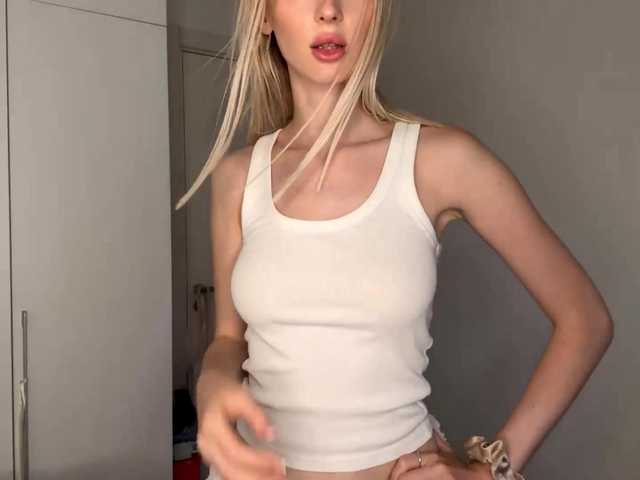 DelsieBrozell live cam on BongaCams