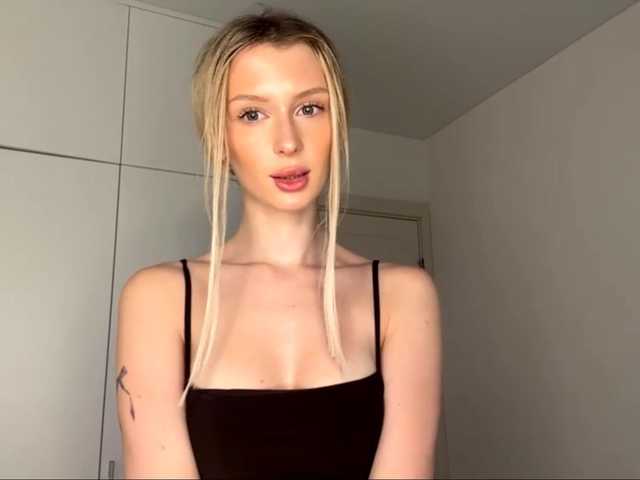 DelsieBrozell live cam on BongaCams