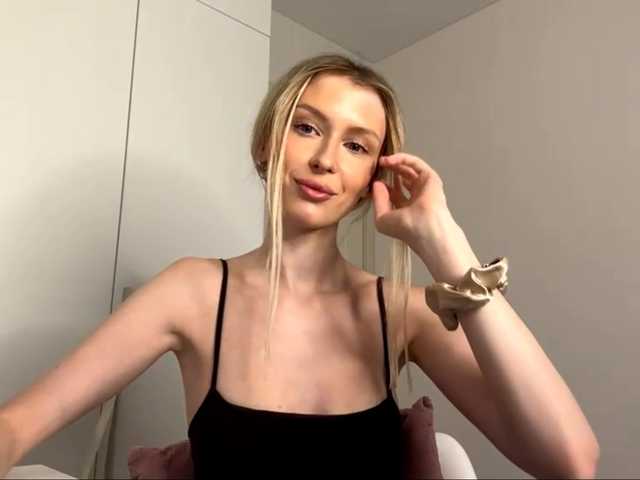 DelsieBrozell live cam on BongaCams