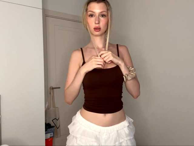 DelsieBrozell live cam on BongaCams