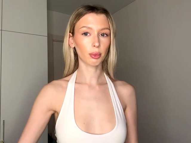 DelsieBrozell live cam on BongaCams