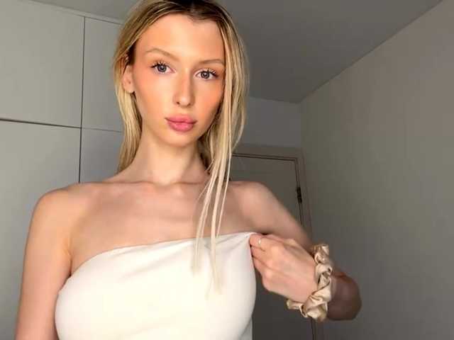 DelsieBrozell live cam on BongaCams