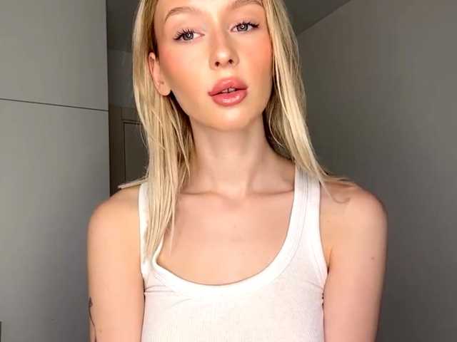 DelsieBrozell live cam on BongaCams