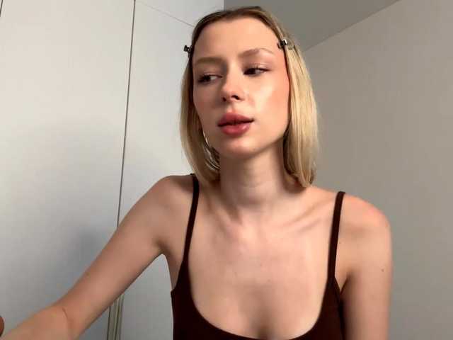 DelsieBrozell live cam on BongaCams
