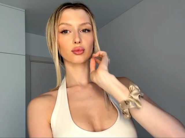 DelsieBrozell live webcam show