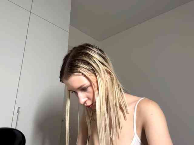 DelsieBrozell webcam