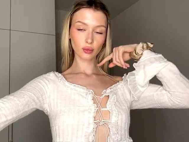 DelsieBrozell webcam