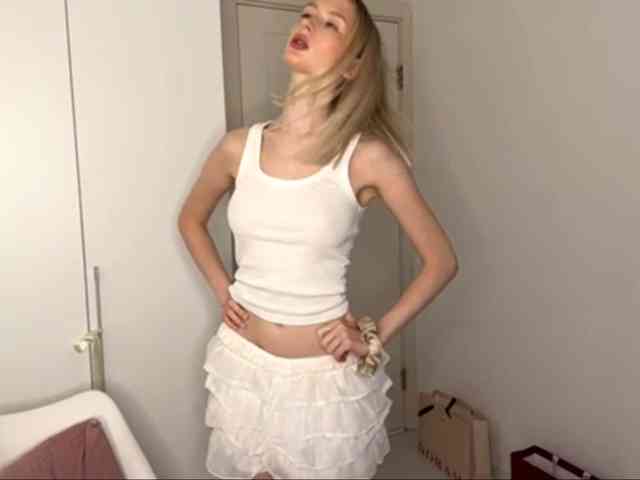 Modelo: DelsieBrozell