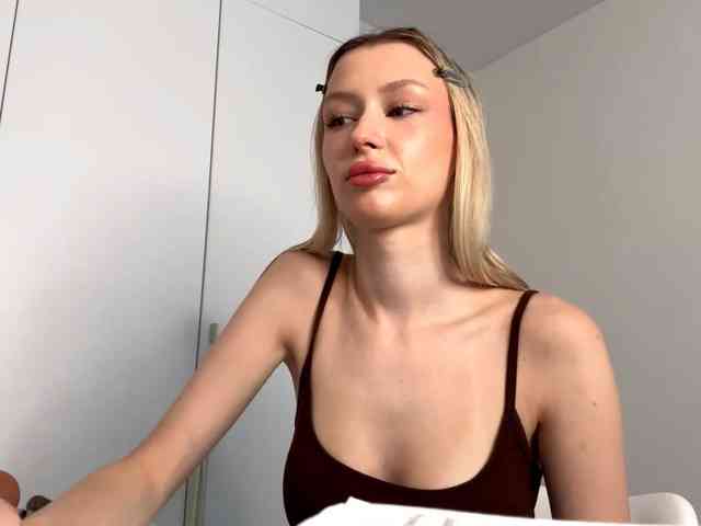 DelsieBrozell webcam