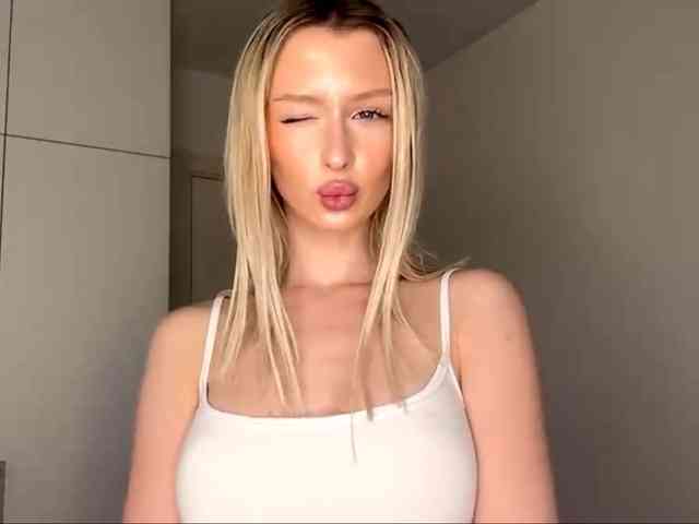 DelsieBrozell webcam