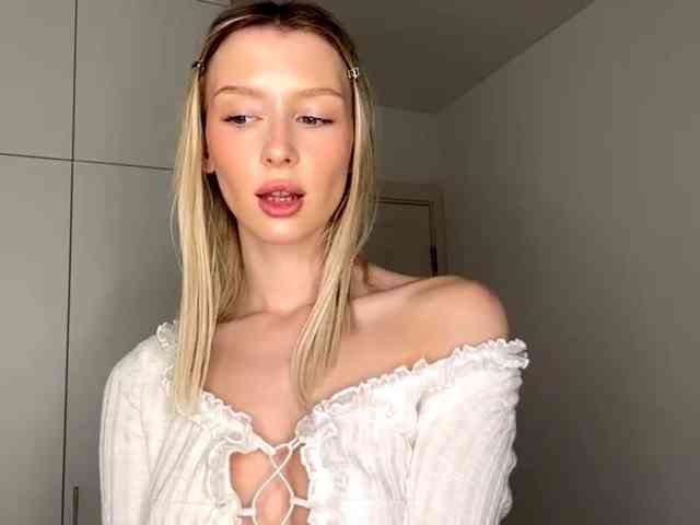 DelsieBrozell webcam