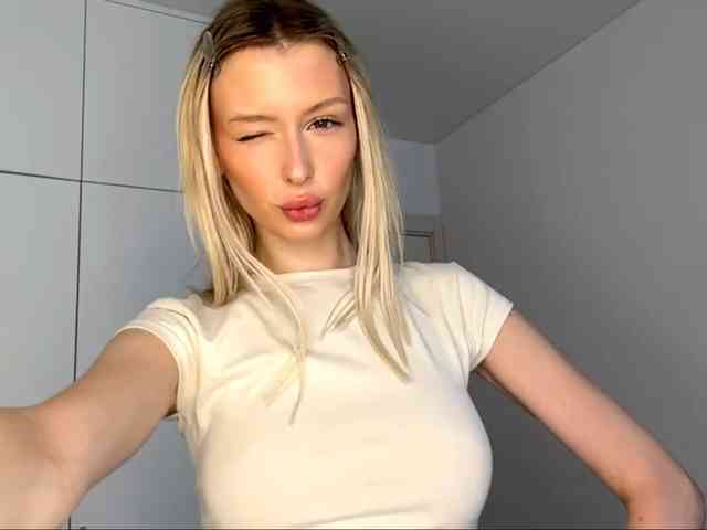 DelsieBrozell webcam