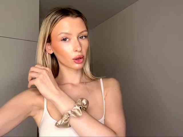 DelsieBrozell webcam