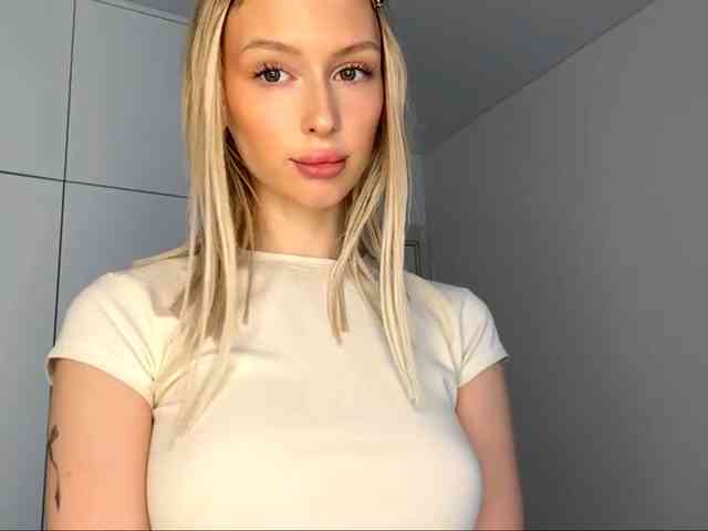 DelsieBrozell webcam
