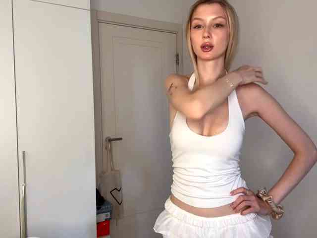 Modelo: DelsieBrozell