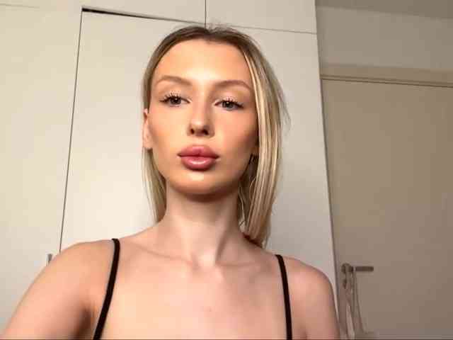 DelsieBrozell webcam