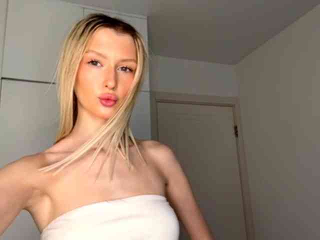 DelsieBrozell webcam