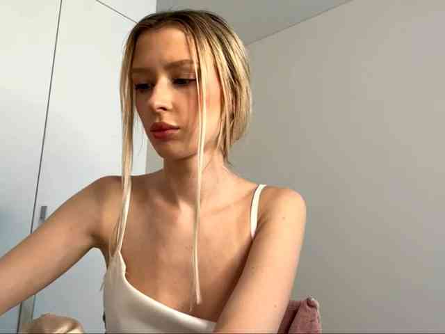 DelsieBrozell webcam