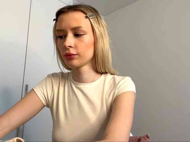 DelsieBrozell webcam