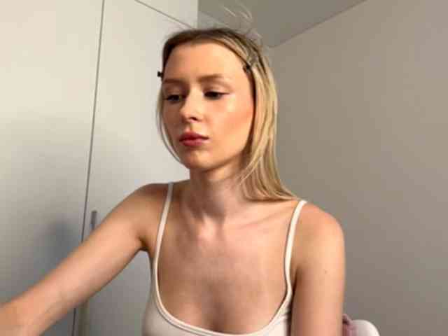 DelsieBrozell webcam