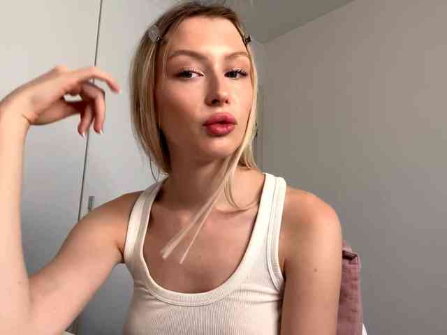 DelsieBrozell webcam