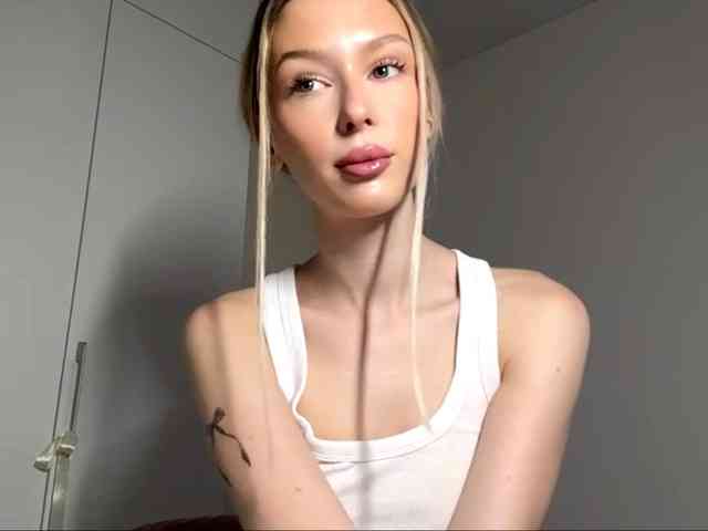 DelsieBrozell webcam