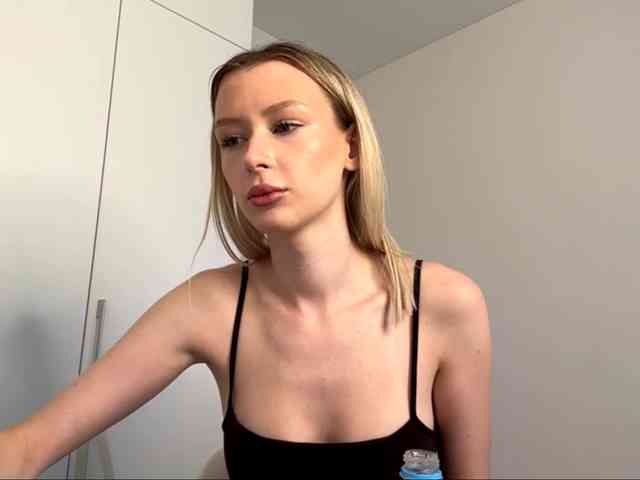 DelsieBrozell webcam