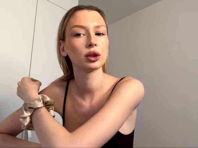 DelsieBrozell webcam