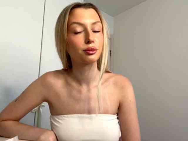 DelsieBrozell webcam