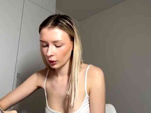 DelsieBrozell webcam